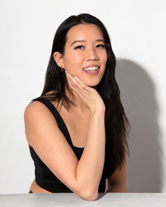 Class Photo。 📸

Hey! It’s @gloriachik, good to see you again。 2025 feels like a year of creative capacity, so let’s do this。

 #ROGUESTORIES has been my #growthmarketing playground with founders and brands, but it also feels like a place for putting out new things - work, thoughts, life, failures。 Trial by fires 🔥 If you’re a founder / growth hacker / hilarious person, reach out。 New energy welcome。